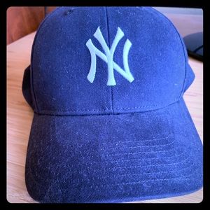 NY Yankees Hat - Kids size